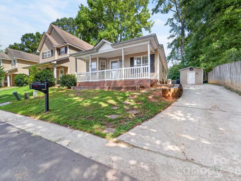 524 Jakes Ridge Lane, Mooresville, NC 28115.  MLS# CAR4409369, YatesRealty ID 40906. 