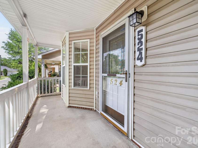 524 Jakes Ridge Lane, Mooresville, NC 28115.  MLS# CAR4409369, YatesRealty ID 40906. 