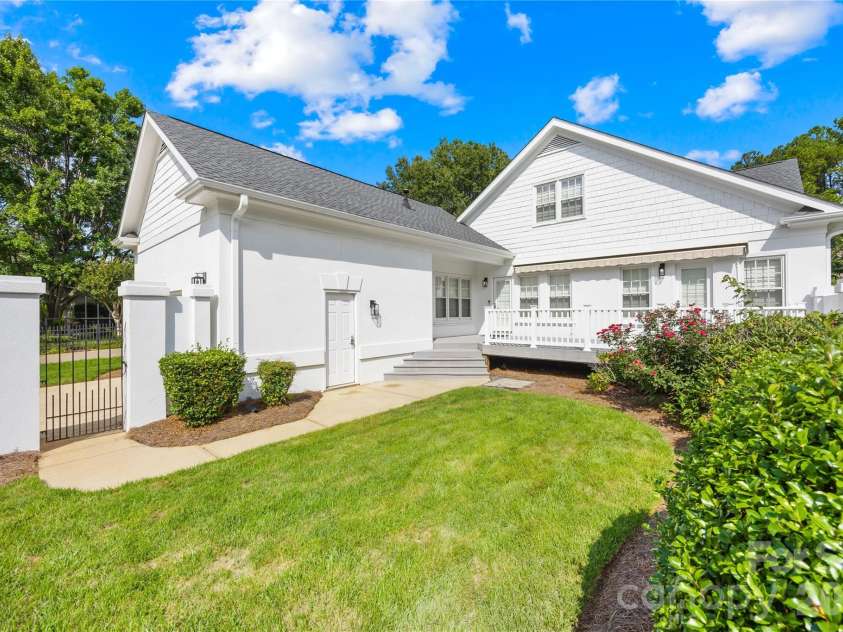 18607 John Connor Road, Cornelius, NC 28031.  MLS# CAR4404052, YatesRealty ID 40907. 