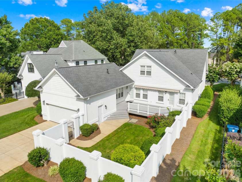 18607 John Connor Road, Cornelius, NC 28031.  MLS# CAR4404052, YatesRealty ID 40907. 