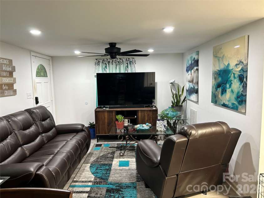 925 Austin Road, Marshville, NC 28103.  MLS# CAR4409840, YatesRealty ID 40909. 