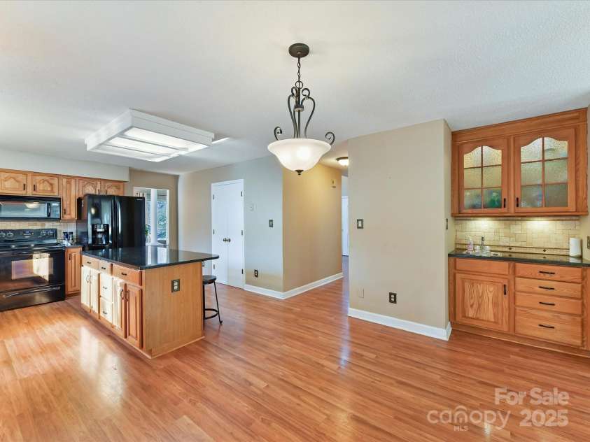 13424 Portside Court, Charlotte, NC 28278.  MLS# CAR4232675, YatesRealty ID 4091. 