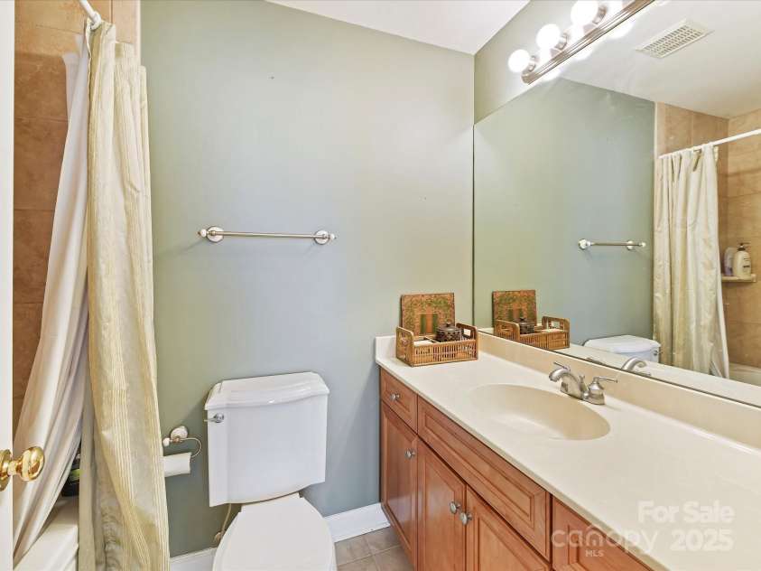 13424 Portside Court, Charlotte, NC 28278.  MLS# CAR4232675, YatesRealty ID 4091. 