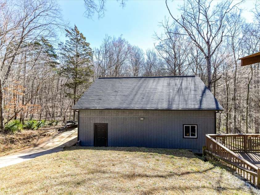 13424 Portside Court, Charlotte, NC 28278.  MLS# CAR4232675, YatesRealty ID 4091. 