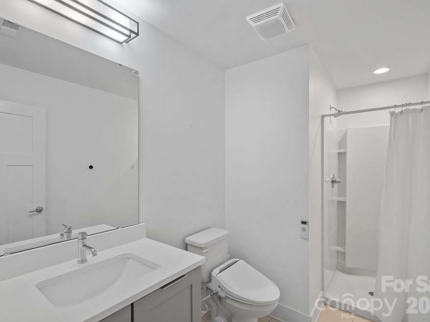 214 Wesley Heights Way, Charlotte, NC 28208.  MLS# CAR4335780, YatesRealty ID 4091. 