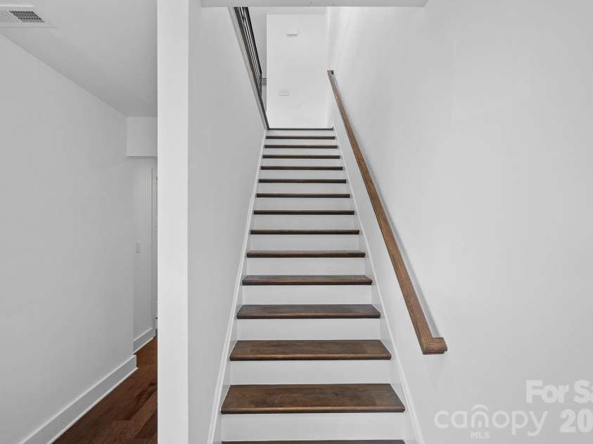 214 Wesley Heights Way, Charlotte, NC 28208.  MLS# CAR4335780, YatesRealty ID 4091. 
