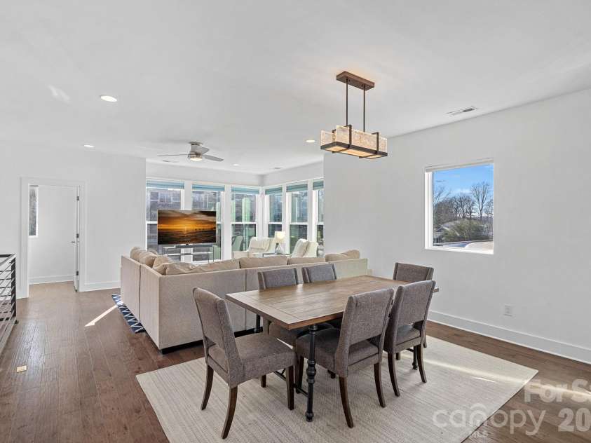 214 Wesley Heights Way, Charlotte, NC 28208.  MLS# CAR4335780, YatesRealty ID 4091. 