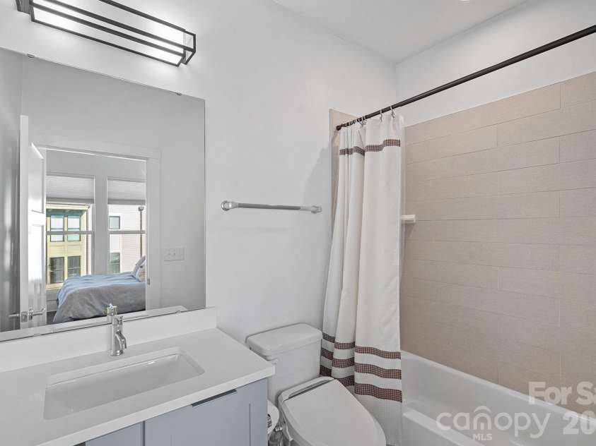 214 Wesley Heights Way, Charlotte, NC 28208.  MLS# CAR4335780, YatesRealty ID 4091. 