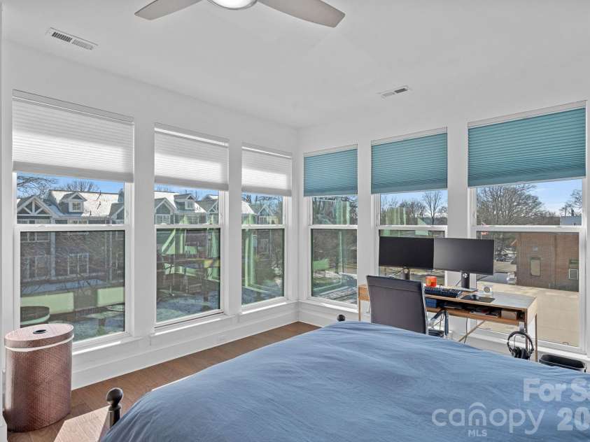 214 Wesley Heights Way, Charlotte, NC 28208.  MLS# CAR4335780, YatesRealty ID 4091. 