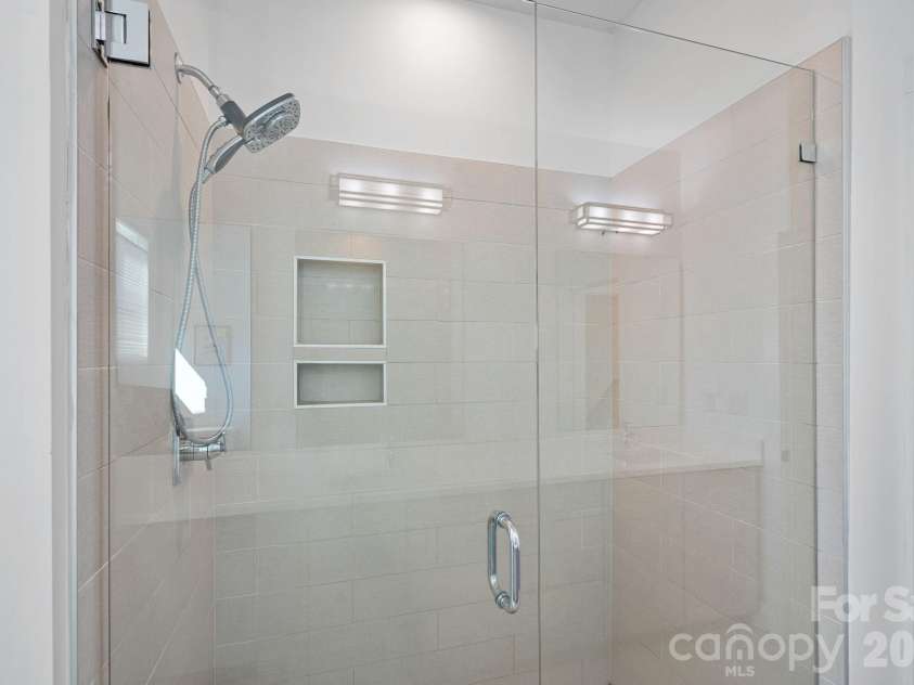 214 Wesley Heights Way, Charlotte, NC 28208.  MLS# CAR4335780, YatesRealty ID 4091. 