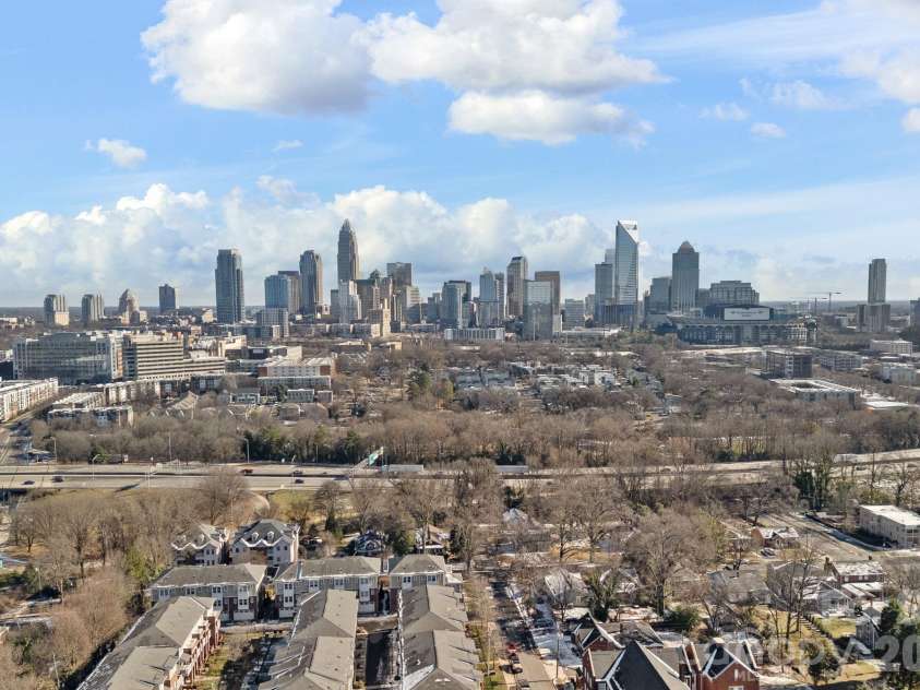 214 Wesley Heights Way, Charlotte, NC 28208.  MLS# CAR4335780, YatesRealty ID 4091. 
