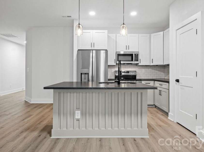 105 Falls Street, Kings Mountain, NC 28086.  MLS# CAR4403142, YatesRealty ID 40910. 