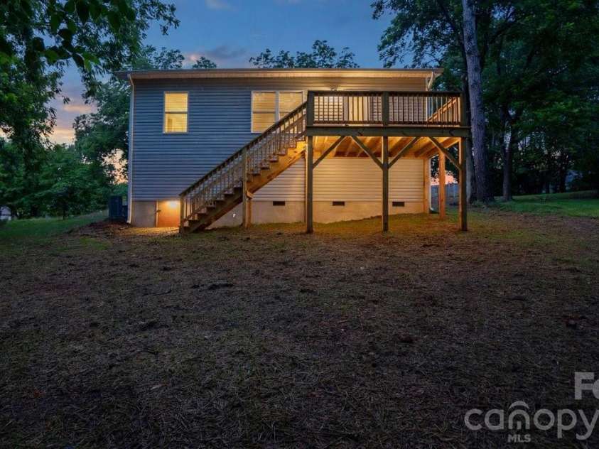 105 Falls Street, Kings Mountain, NC 28086.  MLS# CAR4403142, YatesRealty ID 40910. 