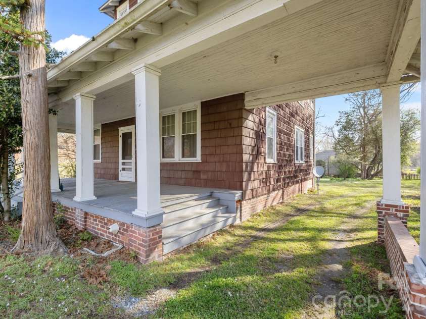 208 Myrtle School Road, Gastonia, NC 28052.  MLS# CAR4355887, YatesRealty ID 40913. 