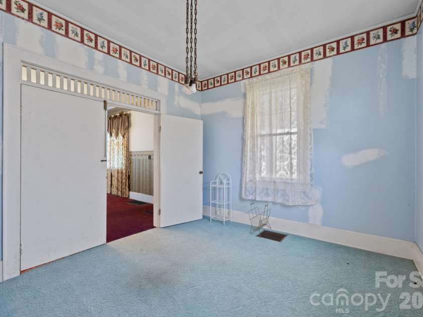 208 Myrtle School Road, Gastonia, NC 28052.  MLS# CAR4355887, YatesRealty ID 40913. 