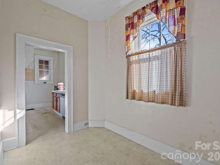 208 Myrtle School Road, Gastonia, NC 28052.  MLS# CAR4355887, YatesRealty ID 40913. 