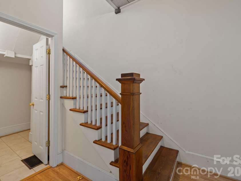 208 Myrtle School Road, Gastonia, NC 28052.  MLS# CAR4355887, YatesRealty ID 40913. 