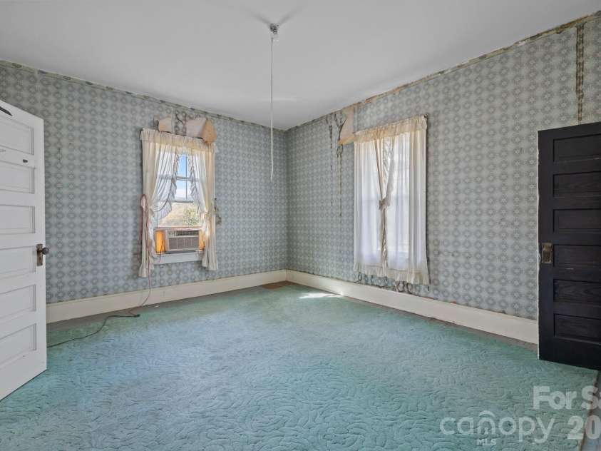 208 Myrtle School Road, Gastonia, NC 28052.  MLS# CAR4355887, YatesRealty ID 40913. 