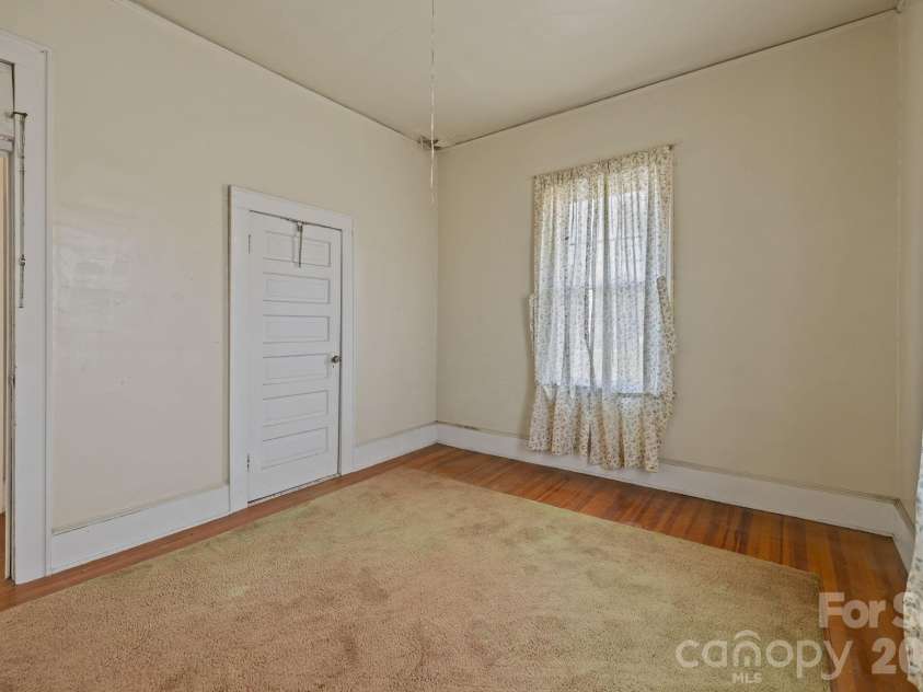 208 Myrtle School Road, Gastonia, NC 28052.  MLS# CAR4355887, YatesRealty ID 40913. 