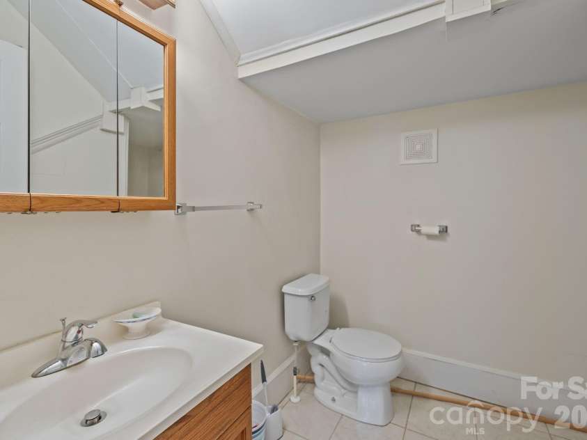 208 Myrtle School Road, Gastonia, NC 28052.  MLS# CAR4355887, YatesRealty ID 40913. 