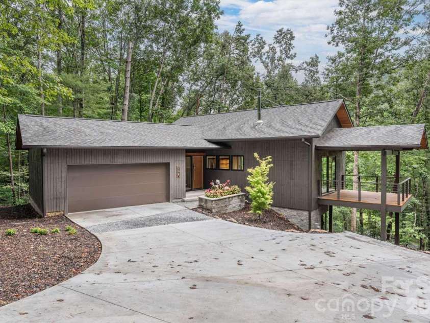 108 Truman Place, Asheville, NC 28803.  MLS# CAR4409484, YatesRealty ID 40914. 