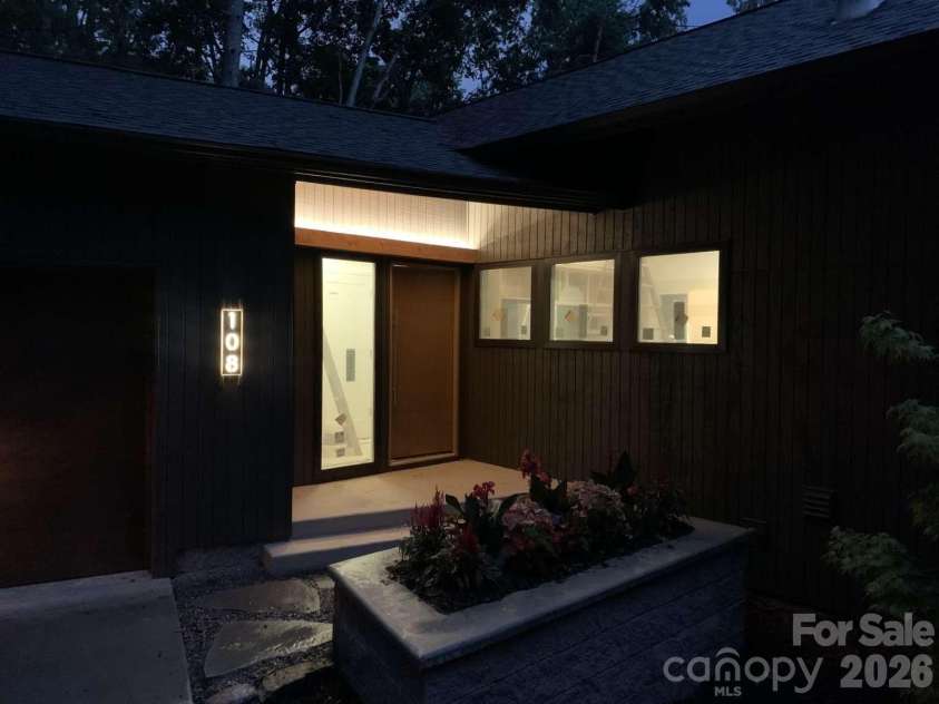 108 Truman Place, Asheville, NC 28803.  MLS# CAR4409484, YatesRealty ID 40914. 