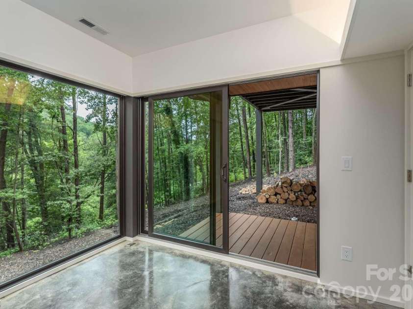 108 Truman Place, Asheville, NC 28803.  MLS# CAR4409484, YatesRealty ID 40914. 