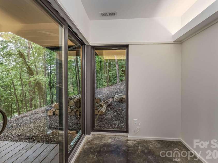 108 Truman Place, Asheville, NC 28803.  MLS# CAR4409484, YatesRealty ID 40914. 