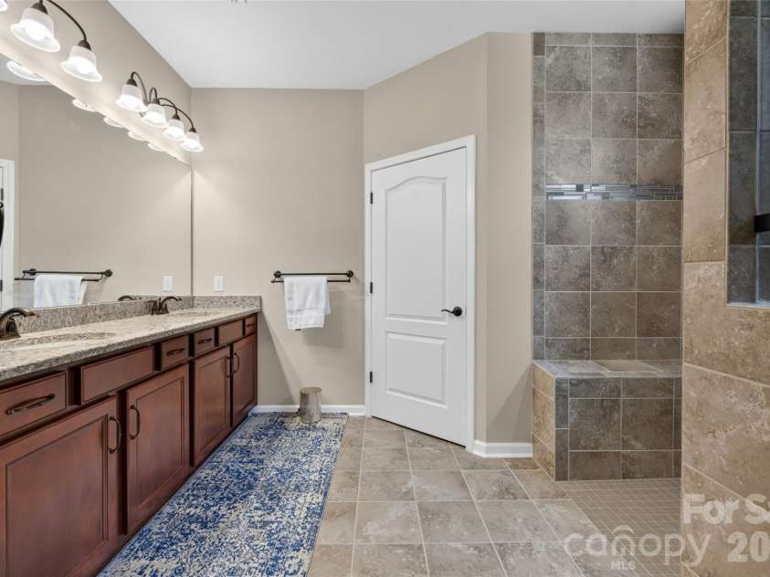 5220 Sweet Fig Way, Fort Mill, SC 29715.  MLS# CAR4342999, YatesRealty ID 40915. 
