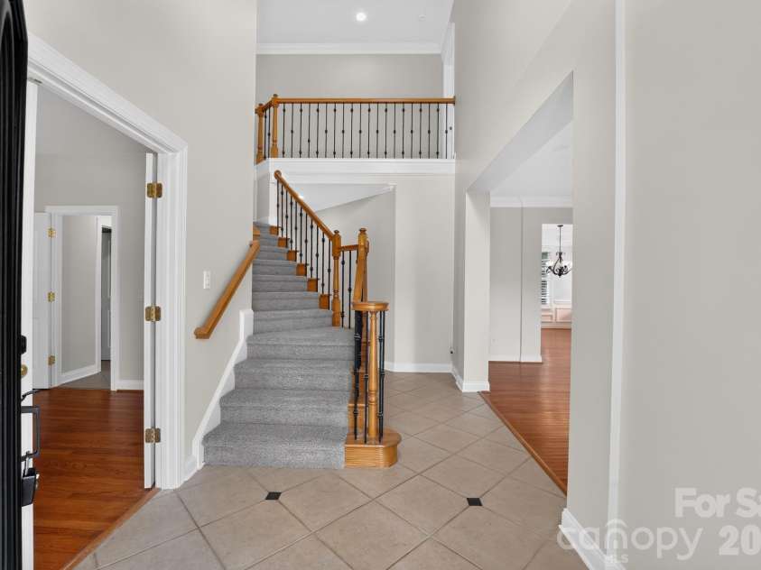 105 Castlestone Lane, Matthews, NC 28104.  MLS# CAR4407777, YatesRealty ID 40916. 