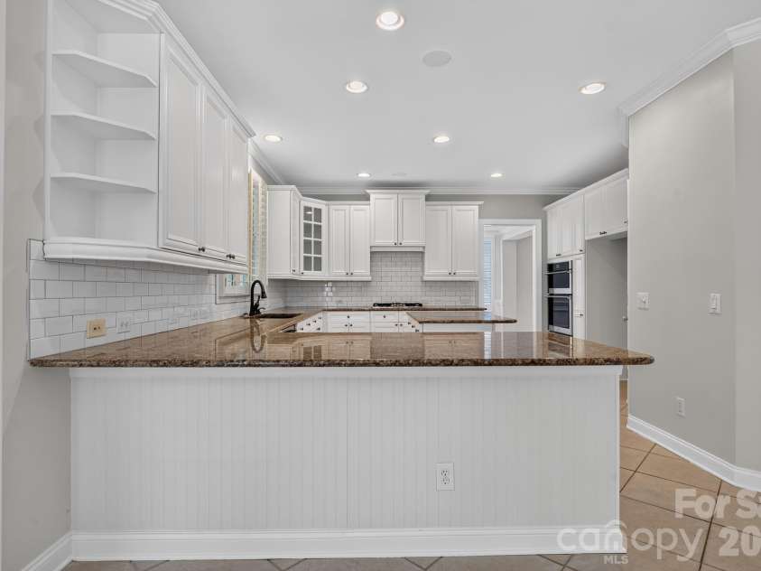 105 Castlestone Lane, Matthews, NC 28104.  MLS# CAR4407777, YatesRealty ID 40916. 
