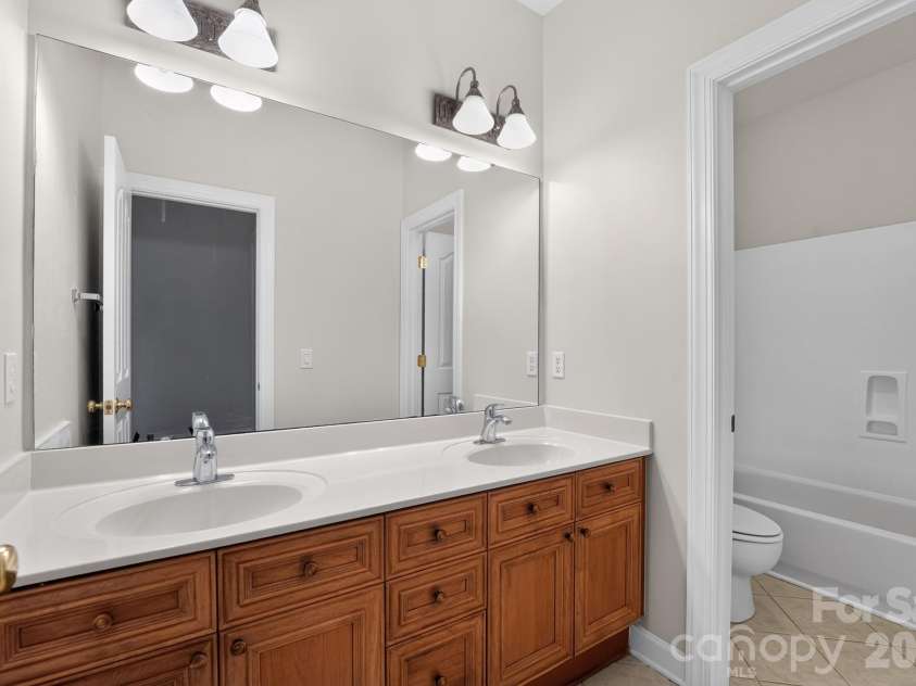 105 Castlestone Lane, Matthews, NC 28104.  MLS# CAR4407777, YatesRealty ID 40916. 