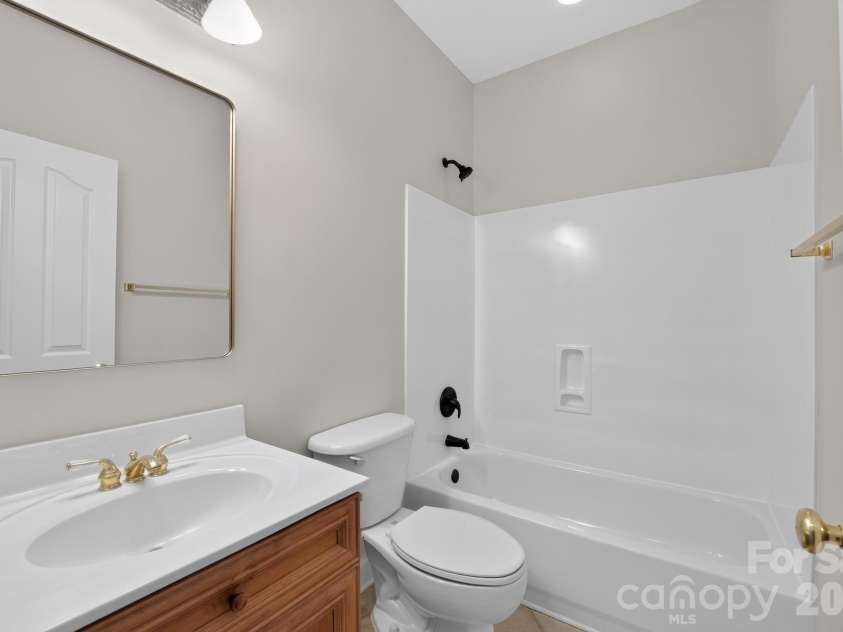 105 Castlestone Lane, Matthews, NC 28104.  MLS# CAR4407777, YatesRealty ID 40916. 