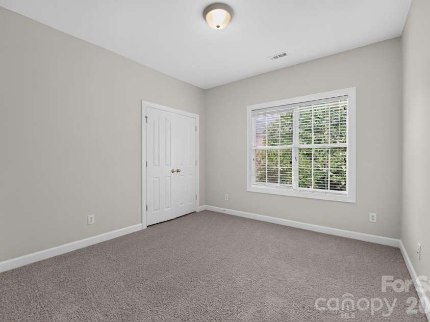 105 Castlestone Lane, Matthews, NC 28104.  MLS# CAR4407777, YatesRealty ID 40916. 