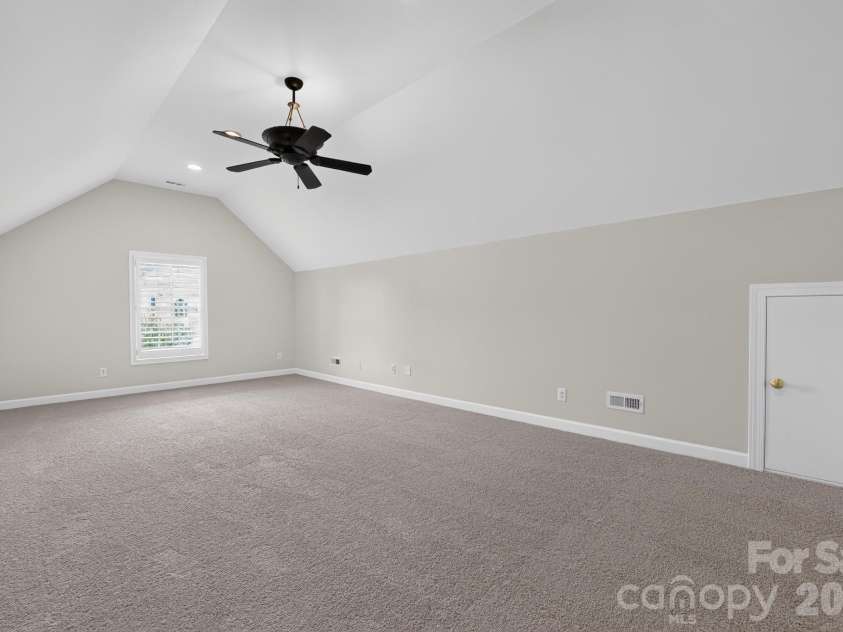 105 Castlestone Lane, Matthews, NC 28104.  MLS# CAR4407777, YatesRealty ID 40916. 