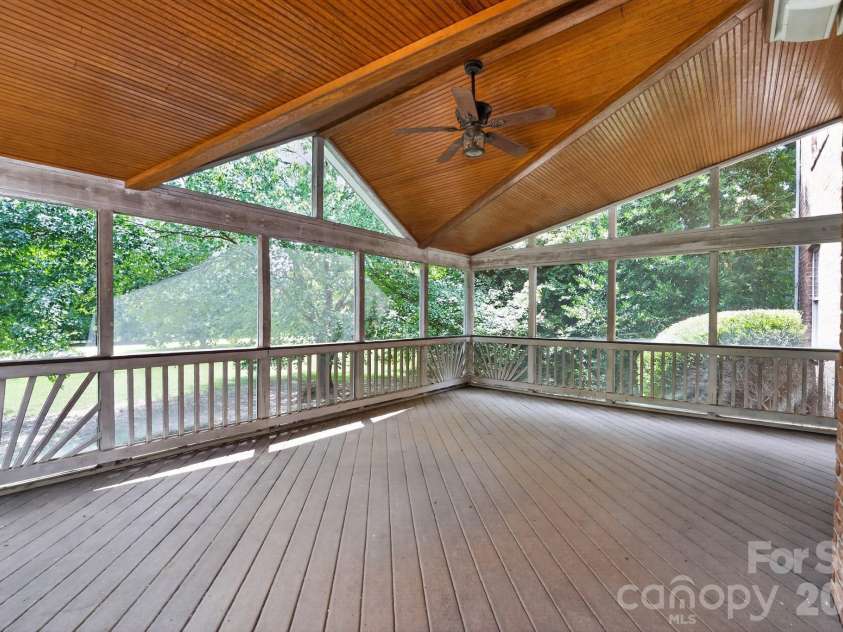 105 Castlestone Lane, Matthews, NC 28104.  MLS# CAR4407777, YatesRealty ID 40916. 