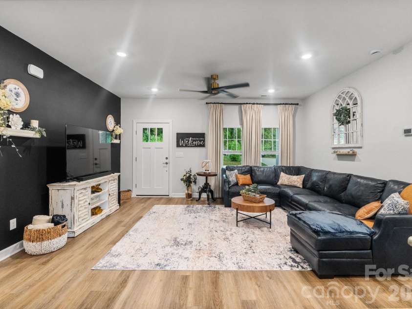 1002 Westminster Drive, Statesville, NC 28677.  MLS# CAR4400811, YatesRealty ID 40917. 