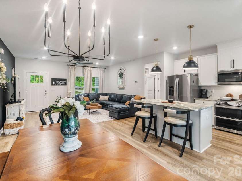1002 Westminster Drive, Statesville, NC 28677.  MLS# CAR4400811, YatesRealty ID 40917. Dining Area