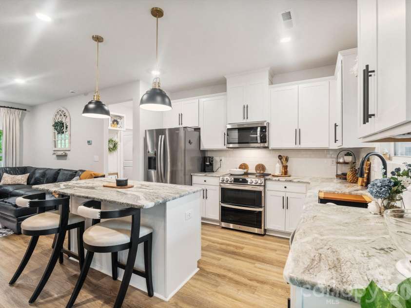 1002 Westminster Drive, Statesville, NC 28677.  MLS# CAR4400811, YatesRealty ID 40917. Kitchen