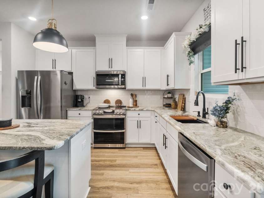 1002 Westminster Drive, Statesville, NC 28677.  MLS# CAR4400811, YatesRealty ID 40917. Kitchen