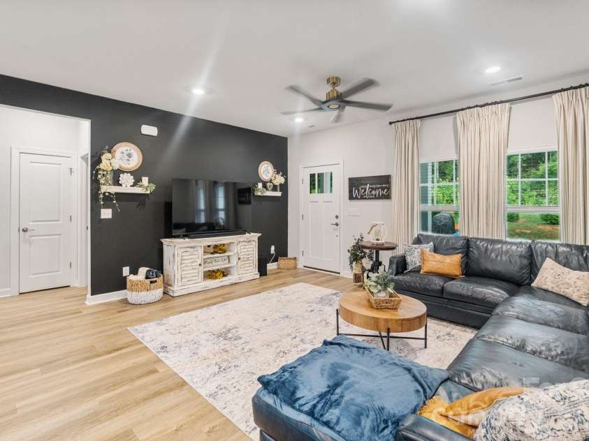 1002 Westminster Drive, Statesville, NC 28677.  MLS# CAR4400811, YatesRealty ID 40917. Open Floor Plan