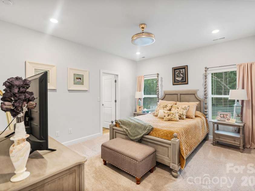 1002 Westminster Drive, Statesville, NC 28677.  MLS# CAR4400811, YatesRealty ID 40917. Primary Suite
