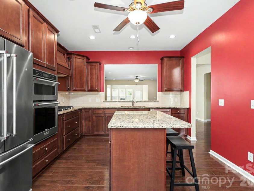 7419 Carolina Jessamine Court, Fort Mill, SC 29707.  MLS# CAR4409196, YatesRealty ID 40918. Kitchen