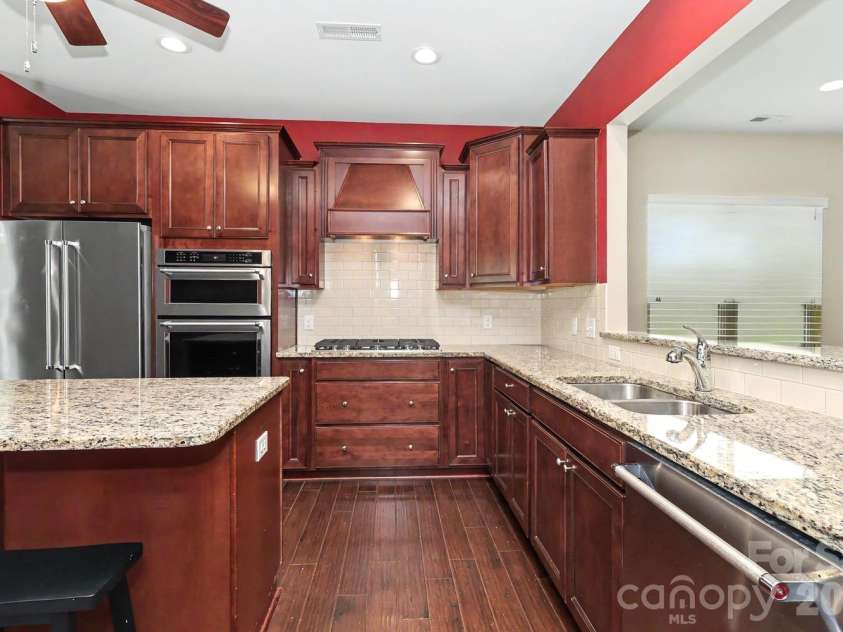 7419 Carolina Jessamine Court, Fort Mill, SC 29707.  MLS# CAR4409196, YatesRealty ID 40918. Kitchen