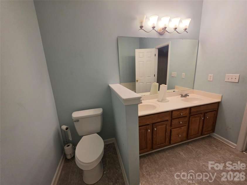 4715 Stoney Brook Lane, Harrisburg, NC 28075.  MLS# CAR4408041, YatesRealty ID 40919. Primary Ensuite
