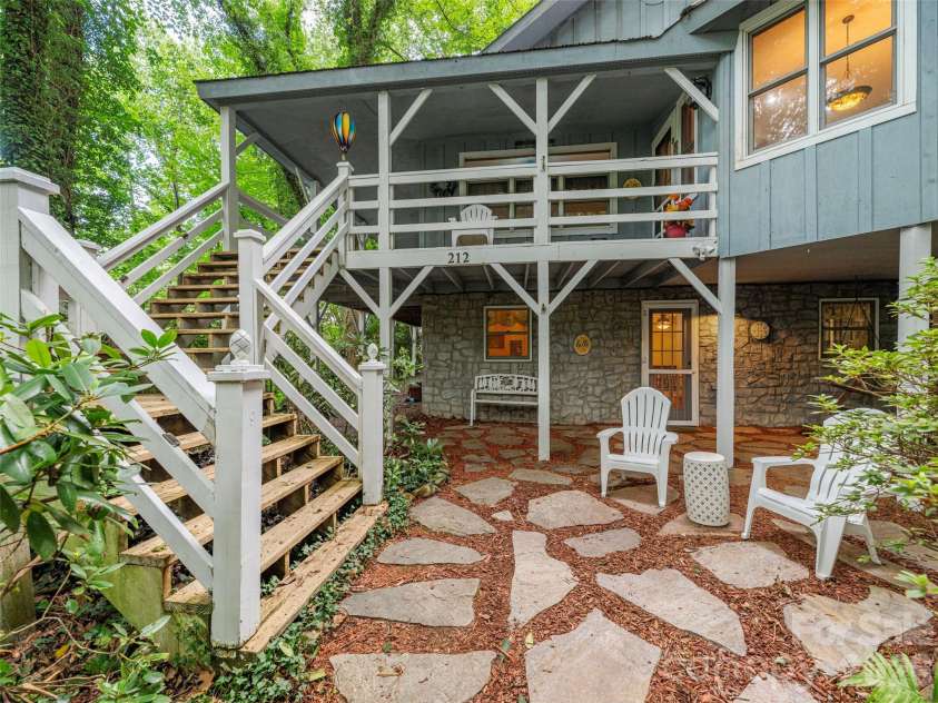 212 Torda Trace, Waynesville, NC 28786.  MLS# CAR4409422, YatesRealty ID 40921. 