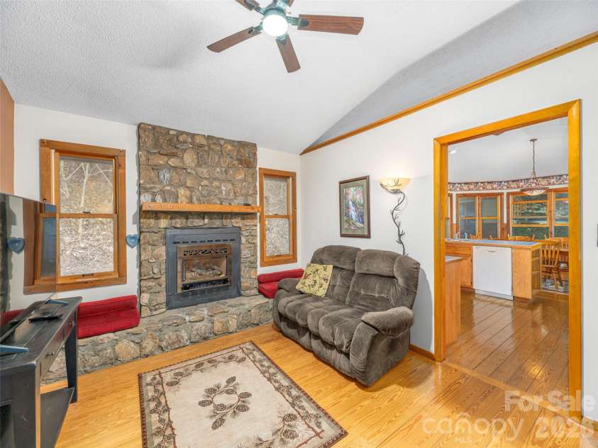 212 Torda Trace, Waynesville, NC 28786.  MLS# CAR4409422, YatesRealty ID 40921. 