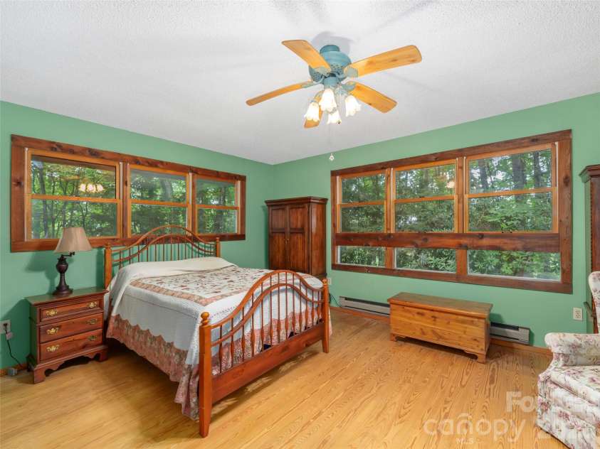 212 Torda Trace, Waynesville, NC 28786.  MLS# CAR4409422, YatesRealty ID 40921. 