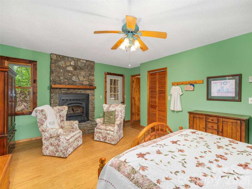 212 Torda Trace, Waynesville, NC 28786.  MLS# CAR4409422, YatesRealty ID 40921. 