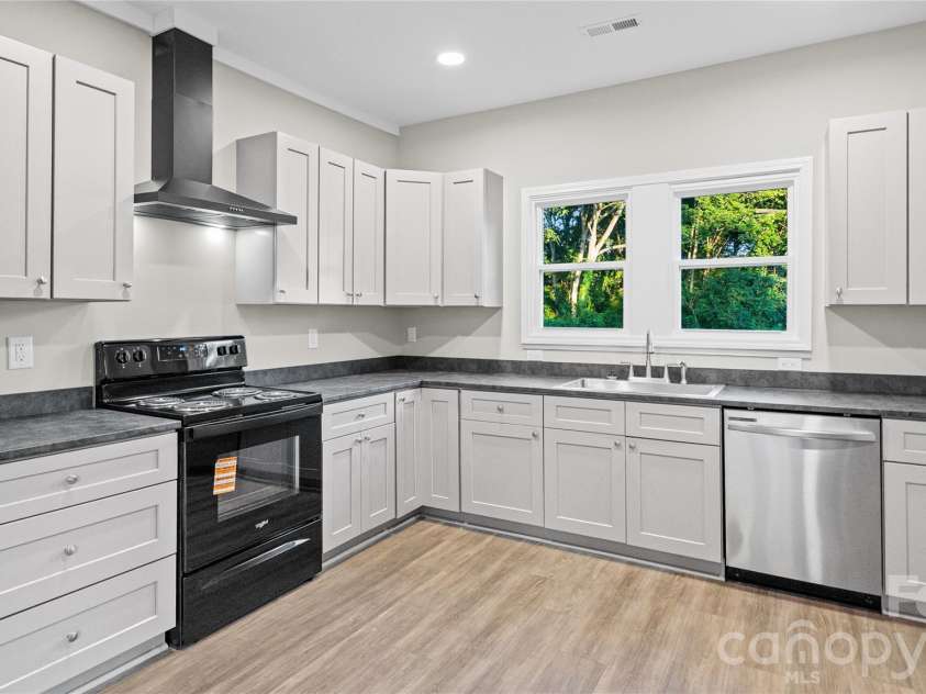 633 Austin Street, Albemarle, NC 28001.  MLS# CAR4410546, YatesRealty ID 40922. 